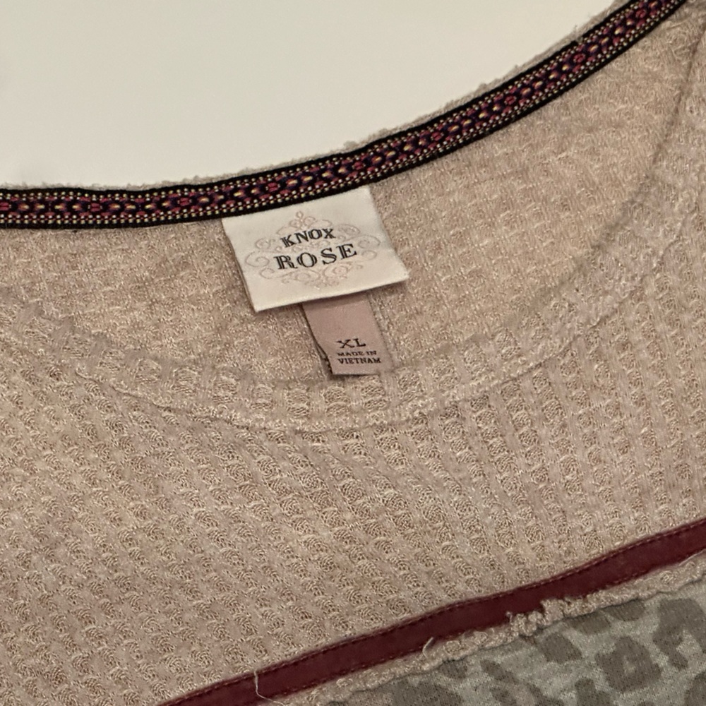 Knox‎ Rose Cream and Burgundy Leopard Print Sweater - Picture 4 of 4